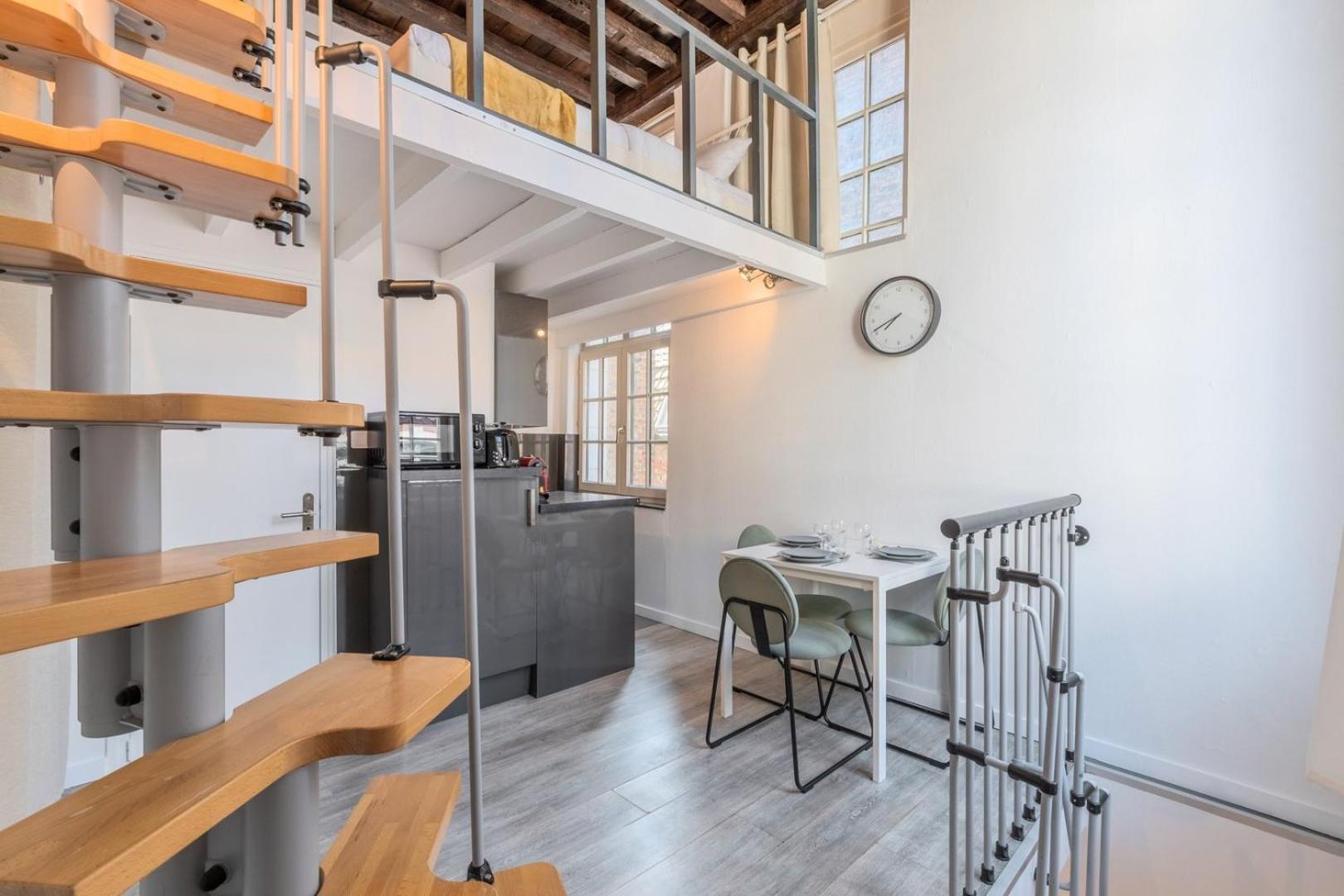 Atypical Triplex Near Grand Place With Terrace Lille Luaran gambar