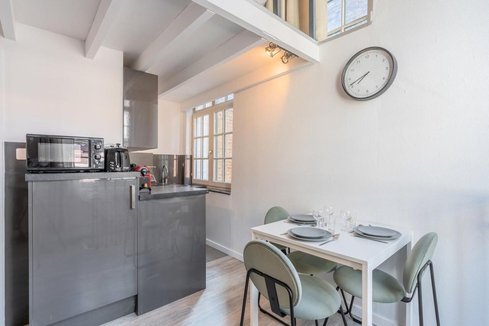 Atypical Triplex Near Grand Place With Terrace Lille Luaran gambar